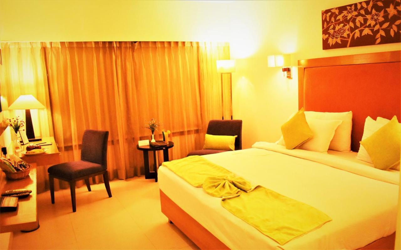 Gis Select Banjara Hill Hotel Hyderabad Luaran gambar